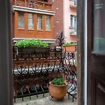 Spacious & Cozy Downtown With Balcony アパート ブダペスト