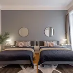 Apartment Spacious & Cozy Downtown With Balcony *