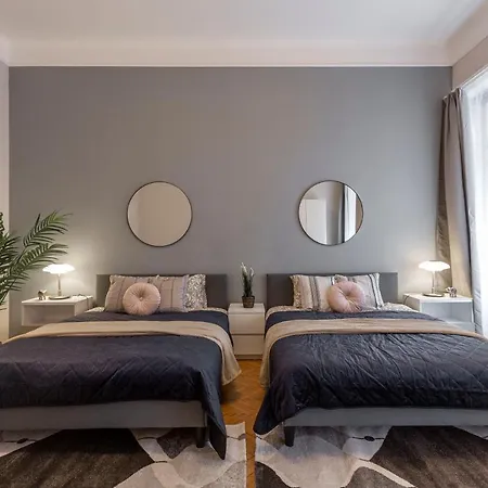 アパート Spacious & Cozy Downtown With Balcony *