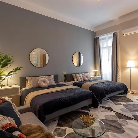 Spacious & Cozy Downtown With Balcony 公寓 布达佩斯