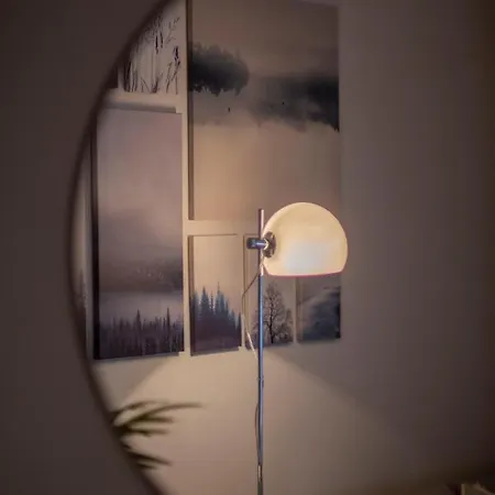 Spacious & Cozy Downtown With Balcony 布达佩斯