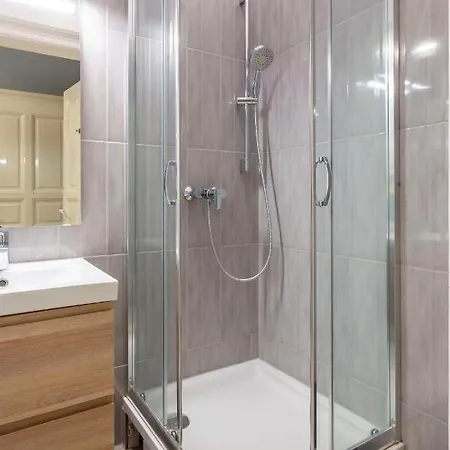 Apartment Spacious & Cozy Downtown With Balcony Budapest