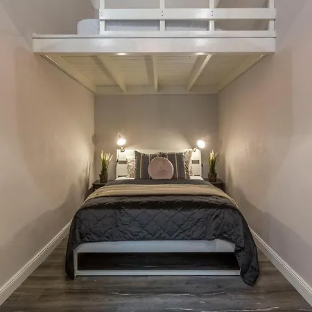Spacious & Cozy Downtown With Balcony * Budapeste